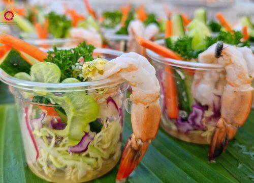 ภาพ No.111058:พิธีถวายภัตตาหารเป็นสังฆทาน แด่คณะพระธรรมยาตราฯ ในโครงการธรรมยาตรา กตัญญูบูชา มหาปูชนียาจารย์ พระมงคลเทพมุนี(สด จนฺทสโร) พระผู้ปราบมาร อนุสรณ์สถาน 7 แห่ง ปีที่ 12 วันที่ 13 มกราคม พ.ศ. 2567 ณ อนุสรณ์สถานมหาวิหารพระมงคลเทพมุนี  (โลตัสแลนด์) อ.สองพี่น้อง จ