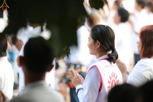 ภาพ No.117005:V.16 เป็นทีม การเตรียมงาน เก็บงาน การรับบุญของเจ้าหน้าที่หน่วยงานต่างๆ เพื่อโครงการธรรมยาตรา กตัญญูบูชามหาปูชนียาจารย์ พระมงคลเทพมุนี (สด จนฺทสโร) พระผู้ปราบมาร อนุสรณ์สถาน 7 แห่ง ปีที่ 12 ระหว่างวันที่ 2 - 31 มกราคม พ.ศ. 2567