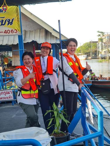 ภาพ No.198775:V.50 สารพัดV สารพัดดี ที่ธรรมยาตรา ในโครงการธรรมยาตรา กตัญญูบูชา มหาปูชนียาจารย์ พระมงคลเทพมุนี(สด จนฺทสโร) พระผู้ปราบมาร อนุสรณ์สถาน 7 แห่ง ปีที่ 13 ระหว่างวันที่ 2-31 มกราคม พ.ศ. 2568