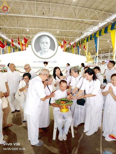 ภาพ No.223202:วันที่ 2 -10 พฤษภาคม พ.ศ. 2568 พิธีตัดปอยผม ปลงผม พิธีขอขมาลาอุปสมบทอุทิศชีวิต ของอุบาสก พิสิทธิ์ หมื่นแกล้ว  ณ วัดพระธรรมกาย