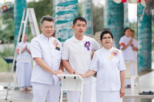 ภาพ No.158165:พิธีทอดผ้าป่า ติดตั้งแผ่นสิริฉะทะนะรัสมี(หลังคา) อาคาร 80 ปี หลวงพ่อธัมมชโย วันอาทิตย์ที่ 22 กันยายน พ.ศ. 2567 ณ ศูนย์ปฏิบัติธรรมวิหารแดง อ.วิหารแดง จ.สระบุรี