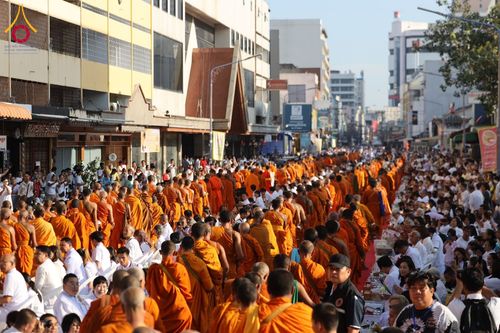 ภาพ No.147919:มหาสังฆทานครั้งยิ่งใหญ่ ตักบาตรพระ 10,000 รูป คณะสงฆ์ 4 ประเทศ 14 จังหวัดภาคใต้ วันอาทิตย์ที่ 11 สิงหาคม พ.ศ. 2567 ณ นิพัทธ์อุทิศ 3 ใจกลางนครหาดใหญ่ จ.สงขลา