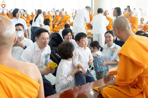 ภาพ No.240130:วันเสาร์ที่ 23 สิงหาคม พ.ศ. 2568 (วันพระ แรม 14 ค่ำ เดือน 9) พิธีบุพเปตพลี ครั้งที่ 169 ร่วมอุทิศบุญแด่หมู่ญาติที่ล่วงลับไปแล้ว และสืบทอดอายุพระพุทธศาสนา ณ หอฉันคุณยายอาจารย์ฯ วัดพระธรรมกาย