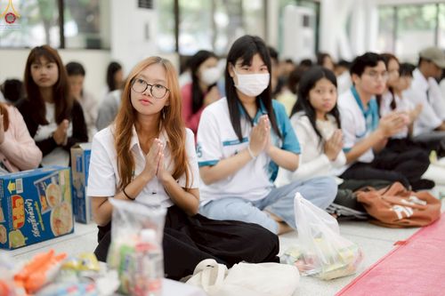 ภาพ No.243112:วันพฤหัสบดีที่ 4 กันยายน พ.ศ. 2568 เวลา 07.00-08.15 น. มหาวิทยาลัยเกษตรศาสตร์ กำแพงแสน ร่วมทำบุญตักบาตร Freshy KU85 พระสงฆ์ 85 รูป