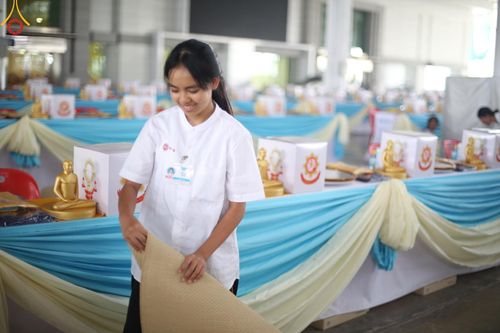 ภาพ No.59693:V.39 ทุ่มสุดใจ ธรรมชัย 80 ปี การเตรียมงาน การปฏิบัติงาน ของเจ้าหน้าที่หน่วยงานต่างๆ เพื่อพิธีฉลองอายุวัฒนมงคล 80 ปี หลวงพ่อธัมมชโย และรับถวายมหาสังฆทาน 10,000 กว่าวัดทั่วประเทศ ในวันคุ้มครองโลก จันทร์ที่ 22 เมษายน พ.ศ. 2567