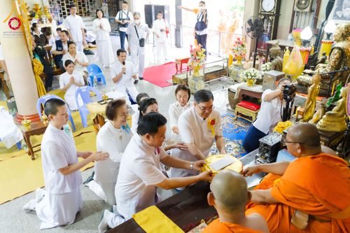 ภาพ No.196637:พิธีทอดผ้าป่าทำนุบำรุงศาสนสถาน ณ วัดไทยเจริญ ตำบลบางขุนกอง อำเภอบางกรวย จังหวัดนนทบุรี  ในโครงการธรรมยาตรา กตัญญูบูชา มหาปูชนียาจารย์ พระมงคลเทพมุนี(สด จนฺทสโร) พระผู้ปราบมาร อนุสรณ์สถาน 7 แห่ง ปีที่ 13 วันที่ 17 มกราคม พ.ศ. 2568