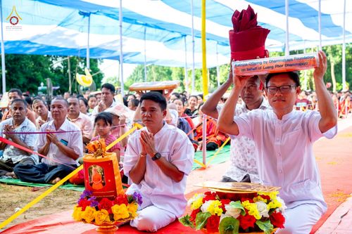 ภาพ No.257560:วันที่ 17 ตุลาคม พ.ศ. 2568 พิธีทอดกฐินสมทบวัดกัลยาณมิตรต่างประเทศ  บูชาธรรม 81 ปี หลวงพ่อธัมมชโย ณ ศูนย์ปฏิบัติธรรมไมตรีปูร์ เมืองคาร์การชารี ประเทศบังกลาเทศ 