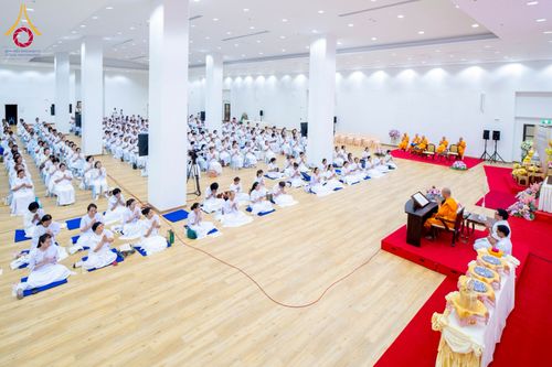 ภาพ No.224267:วันที่ 3-5 พฤษภาคม พ.ศ. 2568  กิจวัตร-กิจกรรมโครงการปฏิบัติธรรมอบรมศีลธรรม “บวชอุบาสิกาแก้ว” ถวายเป็นพระราชกุศล แด่พระบาทสมเด็จพระเจ้าอยู่หัว เนื่องในโอกาสมหามงคล “วันฉัตรมงคล” ณ วัดพระธรรมกาย อ.คลองหลวง จ.ปทุมธานี