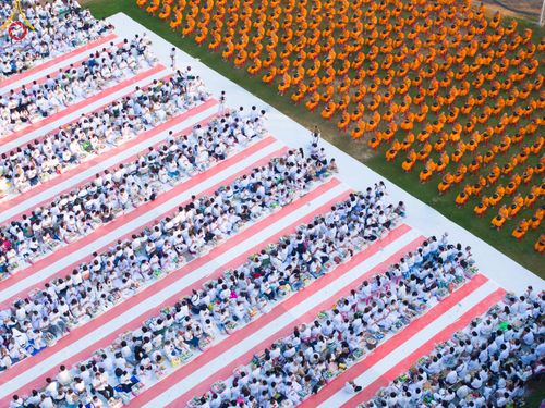 ภาพ No.116093:พิธีตักบาตรพระธรรมยาตรา ณ อนุสรณ์สถานลำดับที่ 4 สถานที่เกิดด้วยกายธรรม วัดโบสถ์(บน) จ.นนทบุรี วันที่ 21 มกราคม พ.ศ. 2567