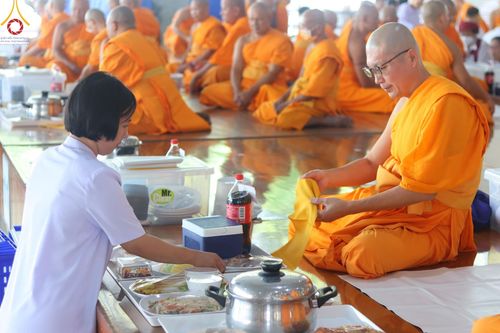 ภาพ No.177425:พิธีถวายภัตตาหารเมนูสวรรค์ และพิธีบุพเปตพลี ครั้งที่ 158 ร่วมอุทิศบุญแด่หมู่ญาติที่ล่วงลับไปแล้ว และสืบทอดอายุพระพุทธศาสนา ณ วัดพระธรรมกาย วันที่ 30 พฤศจิกายน พ.ศ.2567 (วันพระ แรม 15 ค่ำ เดือน 12)