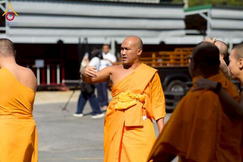 ภาพ No.273729:วันที่ 27 พฤศจิกายน พ.ศ. 2568 คณะศิษยานุศิษย์วัดพระธรรมกาย มูลนิธิธรรมกาย มอบอาหารและสิ่งของความช่วยเหลือให้พี่น้องชาวใต้ ผู้ประสบอุทกภัยน้ำท่วม