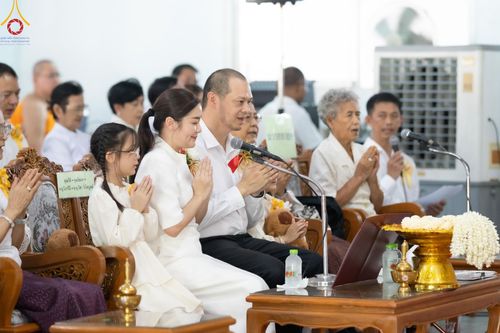 ภาพ No.162782:โครงการกฐินสามัคคีทั่วไทย 30,000 วัด บูชาธรรม 80 ปี หลวงพ่อธัมมชโย โดย คณะศิษยานุศิษย์วัดพระธรรมกาย ณ วัดโบสถ์บน จ.นนทบุรี วันที่ 19 ตุลาคม พ.ศ. 2567