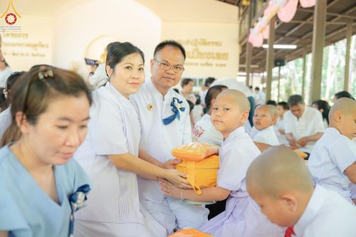 ภาพ No.135103: พิธีบรรพชาสามเณร  พิธีตักบาตรฉลองสามเณรใหม่ วันที่ 1 เมษายน พ.ศ.2567 ในโครงการบรรพชาสามเณรฟื้นฟูพระพุทธศาสนาทั่วไทย ณ ศูนย์ปฏิบัติธรรมแก้วเมืองเลย