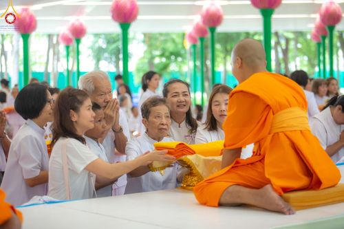 ภาพ No.136328:พิธีอุปสมบทสามเณรเตรียมสถาบันธรรมชัย รุ่นที่ 21 ณ โบสถ์พระไตรปิฏก วัดพระธรรมกาย วันเสาร์ที่ 4 พฤษภาคม พ.ศ.2567