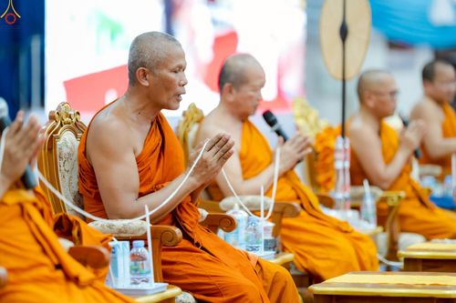 ภาพ No.233580:วันจันทร์ที่ 7 กรกฎาคม พ.ศ. 2568 จังหวัดบุรีรัมย์รวมใจ สัมมนาคณะสงฆ์ เพื่อฟื้นฟูพระพุทธศาสนา  โครงการทอดกฐินสามัคคีทั่วไทย 30,000 วัด ประจำปีพุทธศักราช 2568 และพิธีถวายมหาสังฆทาน 300 กว่าวัด โดยคณะศิษยานุศิษย์ บูชาธรรม 81 ปี หลวงพ่อธัมมชโย  ณ วัดกลาง พระ