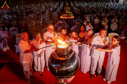 ภาพ No.225763:วันอาทิตย์ที่ 11 พฤษภาคม พ.ศ. 2568 วัดพระธรรมกายแคลิฟอร์เนีย จัดงานวิสาขบูชานานาชาติ และถวายมหาสังฆทานคณะสงฆ์ 120 รูป