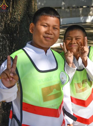 ภาพ No.143447:พิธีตักบาตร ข้าวสารอาหารแห้ง ณ บ้านแก้วเรือนทองคุณยายฯ และ พิธีบูชาข้าวพระ  ณ สภาธรรมกายสากล วัดพระธรรมกาย วันอาทิตย์ที่ 7 กรกฎาคม พ.ศ. 2567