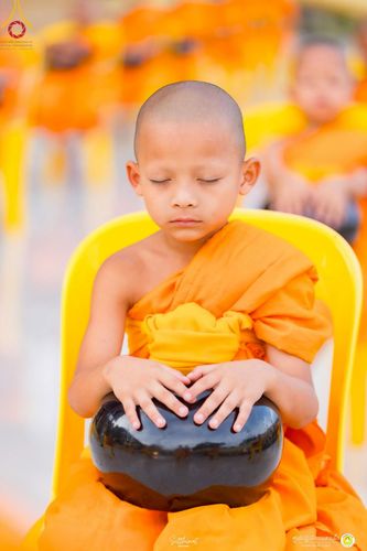 ภาพ No.222201:วันที่ 26-27 เมษายน พ.ศ. 2568 ศูนย์ปฏิบัติธรรมสวนผึ้ง ร่วมกับ ธุดงค์คสถานประจวบคีรีขันธ์ และวัดอ่าวน้อย  จัดกิจกรรมเดินธรรมยาตรา ตักบาตรข้าวสารอาหารแห้ง และจุดประทีปถวายเป็นพุทธบูชา ณ วัดอ่าวน้อย จ.ประจวบคีรีขันธ์