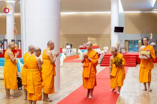 ภาพ No.232566:วันอาทิตย์ที่ 6 กรกฏาคม พ.ศ. 2568 พิธีมุทิตาสักการะพระครูสัญญาบัตร ปีพุทธศักราช 2568 ณ ห้องแก้วสารพัดนึก2 สภาธรรมกายสากล วัดพระธรรมกาย