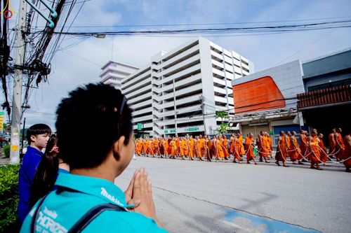 ภาพ No.239228:วันอาทิตย์ที่ 17 สิงหาคม พ.ศ. 2568 พิธีอัญเชิญรูปเหมือนพระมงคลเทพมุนี (สด จันทสโร) ณ ศาลากลางจังหวัดเลย ถึงลานพญานาค สวนสาธารณะกุดป่อง อ.เมือง จ.เลย