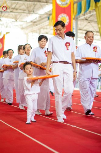 ภาพ No.160176:พิธีทอดผ้าป่าสมทบกฐินวัดพระธรรมกาย และสมทบกฐิน 30,000 วัดทั่วไทย ครั้งที่ 3 ณ สภาธรรมกายสากล วัดพระธรรมกาย วันพฤหัสบดีที่ 10 ตุลาคม พ.ศ. 2567