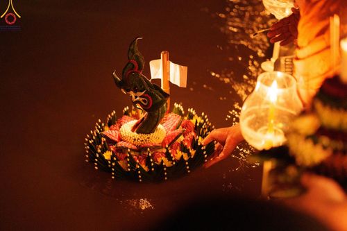 ภาพ No.176000:พิธีจุดประทีปโคมลาน, โคมลอยและลอยกระทง ถวายประทีปเป็นพุทธบูชา สร้างความสว่างไสวให้กับแผ่นดินด้วยแสงธรรม วันที่ 15 พฤศจิกายน พ.ศ. 2567 ณ พุทธอุทยานนานาชาติ อ.โพนพิสัย จ.หนองคาย