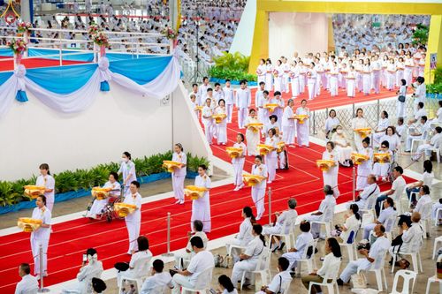 ภาพ No.251611:วันที่ 10 ตุลาคม พ.ศ. 2568 พิธีทอดผ้าป่าสมทบกฐินวัดพระธรรมกาย และสมทบกฐิน 30,000 กว่าวัดทั่วประเทศ ครั้งที่ 3 ณ สภาธรรมกายสากล วัดพระธรรมกาย