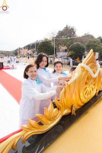 ภาพ No.132229:พิธีประดิษฐานยอดอุโบสถ บูชาธรรม 80 ปี หลวงพ่อธัมมชโย ณ วัดพระธรรมกายโทชิหงิ ประเทศญี่ปุ่น วันอาทิตย์ที่ 24 มีนาคม พ.ศ. 2567