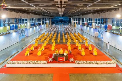 ภาพ No.154865:พิธีจุดประทีป, พิธีฉลองชัยสวดมนต์บทธัมมจักกัปปวัตนสูตร ณ มหารัตนวิหารคด วัดพระธรรมกาย วันอังคารที่ 17 กันยายน พ.ศ. 2567