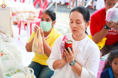 ภาพ No.146496:มหาสังฆทานถวายเป็นพุทธบูชาครั้งยิ่งใหญ่ โครงการทำบุญตักบาตร เพื่อถวายเป็นพระราชกุศล เนื่องในโอกาสมหามงคลเฉลิมพระชนมพรรษา พระบาทสมเด็จพระเจ้าอยู่ห้วฯ ทรงเจริญพระชนมพรรษา 6 รอบ 72 พรรษา