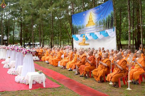 ภาพ No.238399:วันเสาร์ที่ 9 สิงหาคม พ.ศ. 2568 พิธีกลั่นแผ่นดิน โปรยทราย และจุดประทีปถวายเป็นพุทธบูชา จ.ระยอง สถาปนาองค์พระเจดีย์เพื่อสร้างสันติภาพโลก ณ ศูนย์ปฏิบัติธรรมระยอง(บ้านช่องลม) ต.บางบุตร อ.บ้านค่าย จ.ระยอง