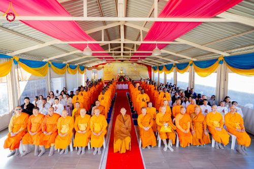 ภาพ No.231701:โครงการบรรพชาอุปสมบทหมู่ครั้งที่ 2 ณ วัดพระธรรมกายโจฮันเนสเบิร์ก ประเทศแอฟริกาใต้ วันอาทิตย์ 29 มิถุนายน พ.ศ. 2568