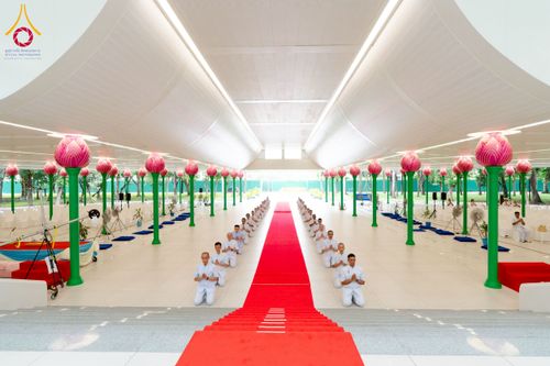 ภาพ No.223625:วันที่ 11 พฤษภาคม พ.ศ. 2568 พิธีบรรพชาของอุบาสก พิสิทธิ์ หมื่นแกล้ว  ณ วัดพระธรรมกาย