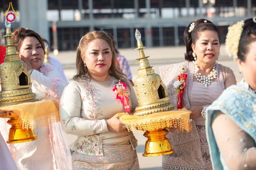 ภาพ No.209693:วันอาทิตย์ที่ 2 มีนาคม พ.ศ. 2568 พิธีภาคบ่าย สัมมนาพิเศษ, ปฏิบัติธรรม พิธีรับมอบพระบรมสารีริกธาตุ ณ สภาธรรมกายสากล วัดพระธรรมกาย