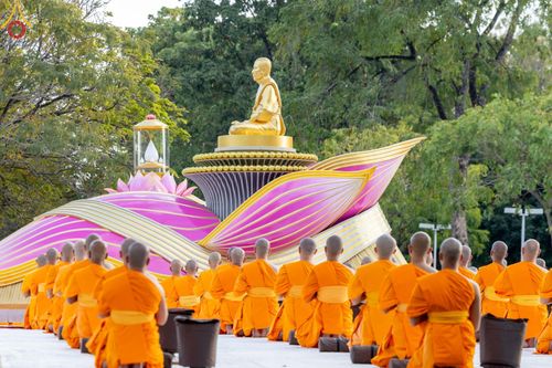 ภาพ No.186978:พระธรรมยาตราปฏิบัติธรรม และถ่ายภาพหมู่ประวัติศาสตร์ ปีที่ 13 ณ ลานทิศตะวันออก มหาวิหารพระมงคลเทพมุนี วัดพระธรรมกาย จ.ปทุมธานี วันเสาร์ที่ 28 ธันวาคม พ.ศ. 2567