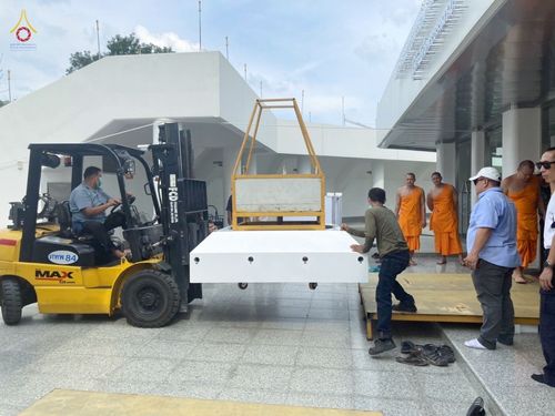 ภาพ No.88745:คณะสงฆ์ เจ้าหน้าที่ และสาธุชน ทุ่มเทแรงกายแรงใจเตรียมงาน เพื่องานวันครูผู้ค้นพบวิชชาธรรมกาย ตั้งแต่วันที่ 20 กันยายน พ.ศ. 2566