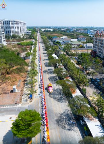 ภาพ No.304580:วันที่ 25 มกราคม พ.ศ. 2569 พิธีต้อนรับพระธรรมยาตรา (ภาพชุดที่ 2) รร.สามัคคีราษฏร์บำรุง-วัดพระธรรมกาย ในโครงการธรรมยาตรา กตัญญูบูชา มหาปูชนียาจารย์ พระมงคลเทพมุนี(สด จนฺทสโร) พระผู้ปราบมาร อนุสรณ์สถาน 7 แห่ง ปีที่ 14