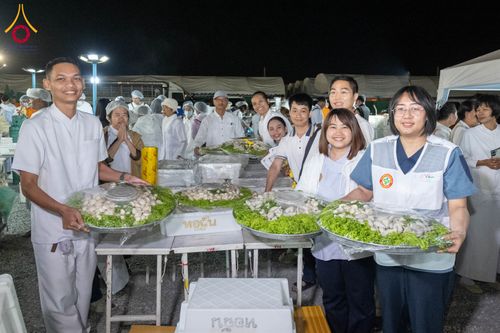 ภาพ No.301701:วันที่ 24 มกราคม พ.ศ. 2569 พิธีถวายภัตตาหารเป็นสังฆทาน แด่พระธรรมยาตรา ณ อนุสรณ์สถานบางปลา วัดบางปลา อำเภอบางเลน จังหวัดนครปฐม ในโครงการธรรมยาตรา กตัญญูบูชา มหาปูชนียาจารย์ พระมงคลเทพมุนี(สด จนฺทสโร) พระผู้ปราบมาร อนุสรณ์สถาน 7 แห่ง ปีที่ 14