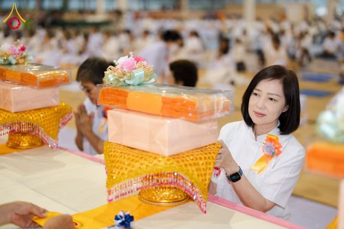 ภาพ No.306218:วันที่ 30 มกราคม พ.ศ. 2569 พิธีถวายภัตตาหารเป็นสังฆทาน แด่พระธรรมยาตรา ณ วัดพระธรรมกาย  จังหวัดปทุมธานี ในโครงการธรรมยาตรา กตัญญูบูชา มหาปูชนียาจารย์ พระมงคลเทพมุนี(สด จนฺทสโร) พระผู้ปราบมาร อนุสรณ์สถาน 7 แห่ง ปีที่ 14