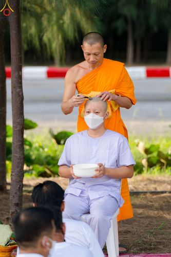 ภาพ No.82612:พิธีตัดปอยผมและปลงผมนาคธรรมทายาท ในโครงการอุปสมบทหมู่ธรรมทายาทพุทธศาสตร์สากล รุ่นที่ 7 (ภาคฤดูฝน) วันอาทิตย์ที่ 11 มิถุนายน พ.ศ. 2566 ณ  วัดพระธรรมกาย