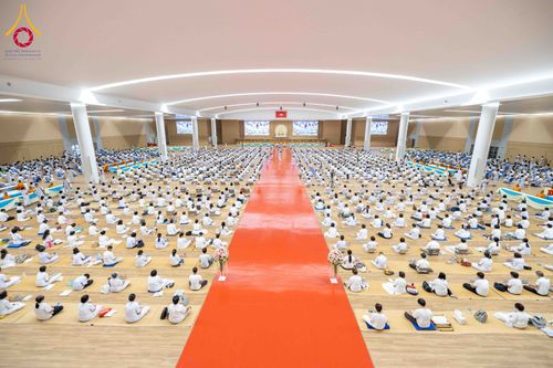 ภาพ No.310633:วันอาทิตย์ที่ 22 กุมภาพันธ์ พ.ศ. 2569 พิธีถวายโคมมาฆประทีป ณ ห้องแก้วสารพัดนึก 2 วัดพระธรรมกาย จ.ปทุมธานี