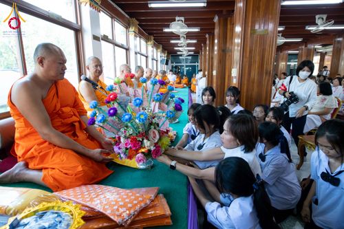 ภาพ No.304503:วันที่ 27 มกราคม พ.ศ. 2569 พิธีทอดผ้าป่าทำนุบำรุงศาสนสถาน ณ วัดปรางค์หลวง ต.บางม่วง อ.บางใหญ่ จ.นนทบุรี ในโครงการธรรมยาตรา กตัญญูบูชา มหาปูชนียาจารย์ พระมงคลเทพมุนี(สด จนฺทสโร) พระผู้ปราบมาร อนุสรณ์สถาน 7 แห่ง ปีที่ 14