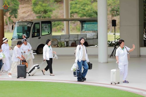 ภาพ No.344328:วันที่ 21-23 สิงหาคม พ.ศ. 2569 สัมมนารวมใจผู้นำบุญ บูชาธรรม 82 ปี หลวงพ่อธัมมชโย รุ่นที่ 1 กฐินสามัคคีทั่วไทย 30,000 วัด โครงการอุปสมบทบูชาธรรมมหาปูชนียาจารย์ 3,000 รูป  ณ ศูนย์ปฏิบัติธรรมเวิล์ดพีช วัลเล่ย์ จ.นครราชสีมา