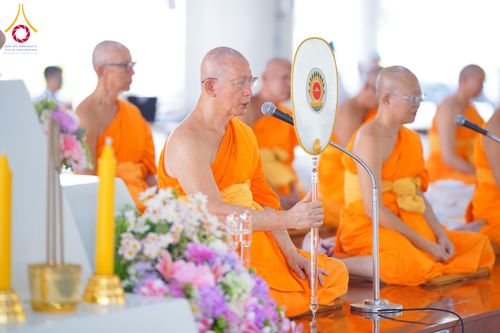 ภาพ No.322818:วันที่ 18 เมษายน พ.ศ. 2569 พิธีถวายภัตตาหารเมนูสวรรค์ เพื่อการบรรลุธรรม ณ หอฉันคุณยายอาจารย์ฯ วัดพระธรรมกาย