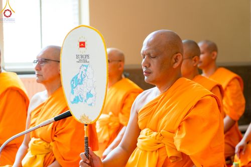 ภาพ No.83881:พิธีเวียนประทักษิณ,พิธีบรรพชาและพิธีอุปสมบทหมู่ ในโครงการอบรมพระธรรมทายาทในทวีปยุโรป  รุ่นที่ 9 วันอาทิตย์ที่ 16 กรกฎาคม พ.ศ. 2566 ณ วัดพระธรรมกายเบเนลักซ์  ประเทศเบลเยียม