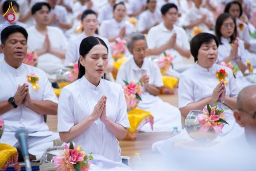 ภาพ No.310686:วันอาทิตย์ที่ 22 กุมภาพันธ์ พ.ศ. 2569 พิธีถวายโคมมาฆประทีป ณ ห้องแก้วสารพัดนึก 2 วัดพระธรรมกาย จ.ปทุมธานี