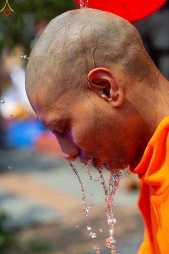 ภาพ No.77595:พิธีตัดปอยผมและปลงผมนาคธรรมทายาท ในโครงการบรรพชาสามเณรหมู่ ประเทศเนปาล วันที่ 11 มีนาคม พ.ศ.2566