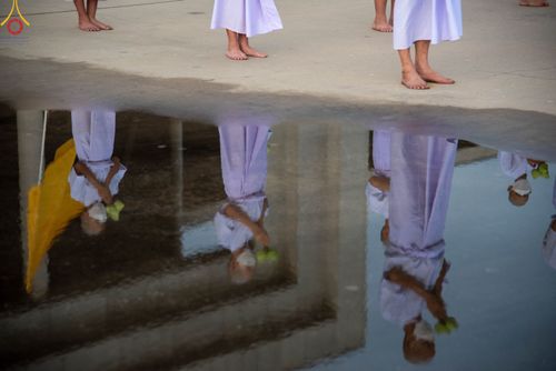 ภาพ No.84059:พิธีเวียนประทักษิณ พิธีวันทาเจดีย์ พิธีขอขมา และมอบผ้าไตร  ในโครงการบรรพชาอุปสมบทหมู่ธรรมทายาทรุ่นเข้าพรรษา และโครงการบรรพชาสามเณรโรงเรียนนานาชาติ รุ่นที่12 ในวันเสาร์ที่ 22 กรกฎาคม พ.ศ. 2566