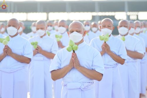 ภาพ No.82646:พิธีเวียนประทักษิณ, พิธีวันทาเจดีย์ ณ มหาธรรมกายเจดีย์  พิธีบรรพชาหมู่พระพี่เลี้ยงเข้าพรรษา, ธรรมทายาทอุดมศึกษา รุ่นที่ 50(ภาคฤดูฝน) และธรรมทายาทพุทธศาสตร์สากล รุ่นที่ 7 (ภาคฤดูฝน) วันเสาร์ที่ 17 มิถุนายน พ.ศ. 2566 ณ  โบสถ์พระไตรปิฎก วัดพระธรรมกาย จ.ปทุม