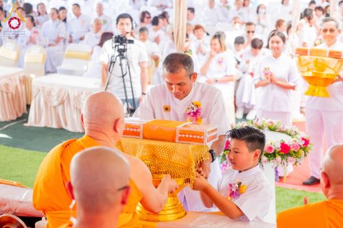 ภาพ No.179857:พิธีทอดกฐินบรมจักรพรรดิ สร้างอุโบสถ 80 ปี บูชาธรรมหลวงพ่อธัมมชโย ณ วัดพระธรรมกายแคลิฟอร์เนีย ประเทศสหรัฐอเมริกา วันอาทิตย์ที่ 10 พฤศจิกายน พ.ศ. 2567